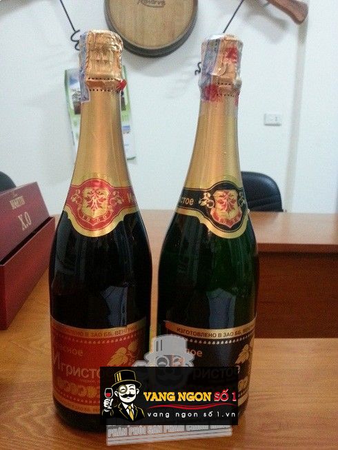 Kết quả hình ảnh cho champagne nga 9 đồng tiền đỏ