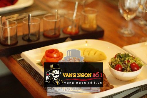 Chi 2 triệu đồng cho một đĩa bít tết ở Hà Nội - Ngôi sao