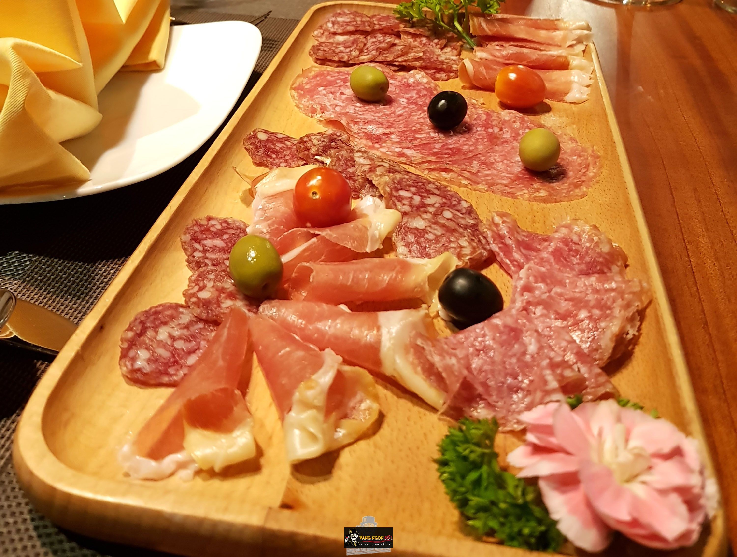 Kết quả hình ảnh cho vang đồ nguội rượu vang