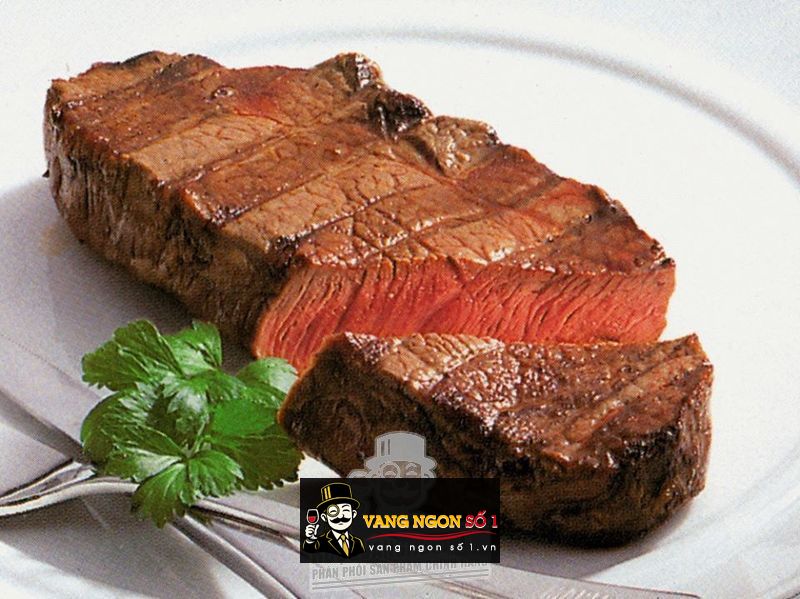 Kết quả hình ảnh cho bít tết bò ngon với rượu vang