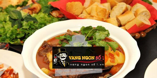 Cách nấu bò sốt vang ăn bánh mì chuẩn phong cách Âu