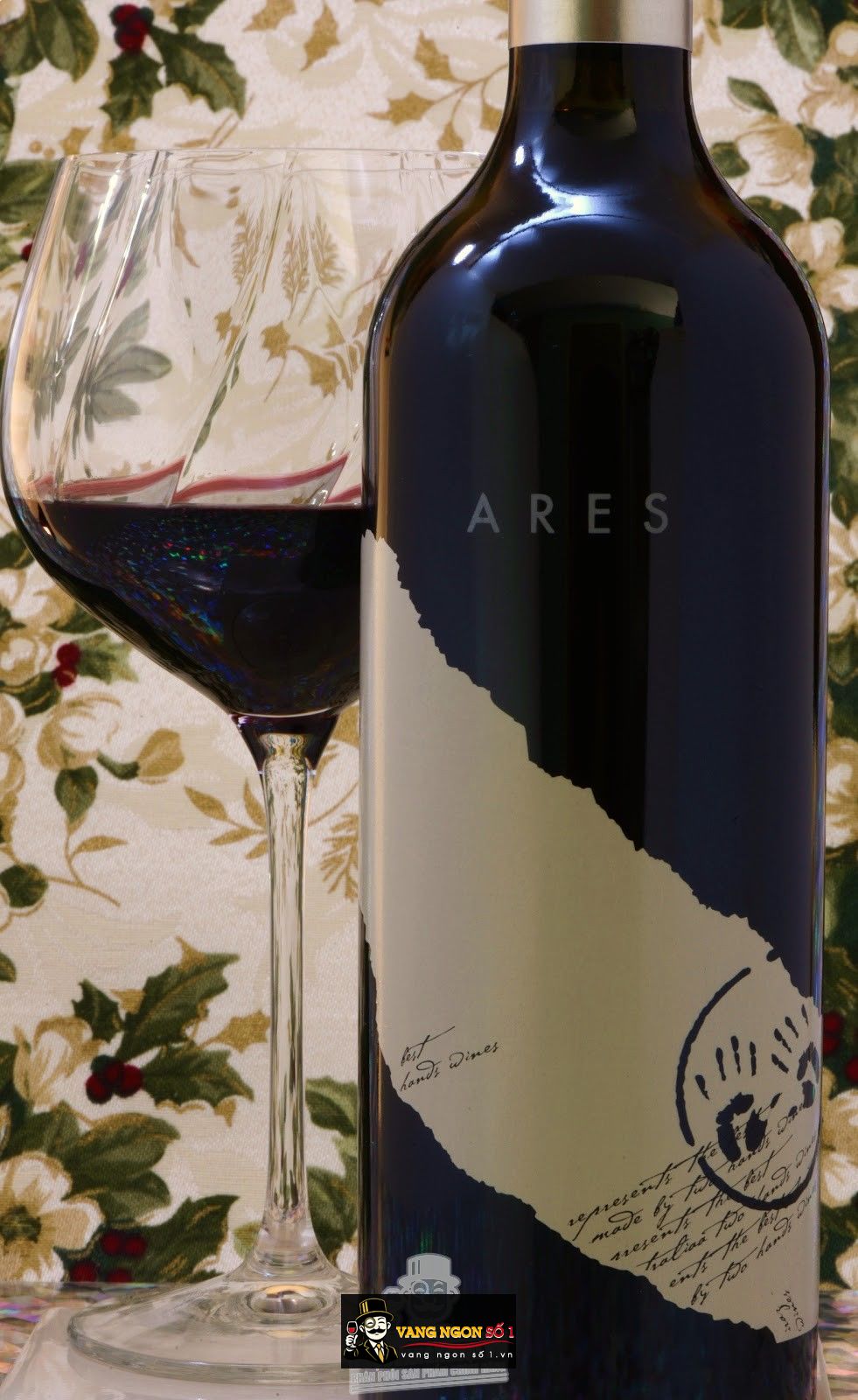 Kết quả hình ảnh cho two hands ares shiraz