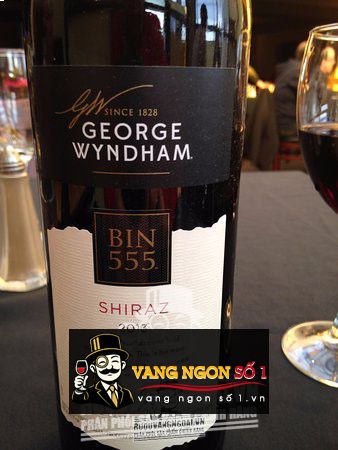 Rượu vang Wyndham Estate Bin 555 Shiraz