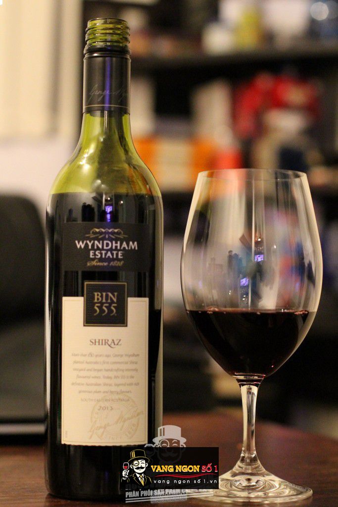 Rượu vang Wyndham Estate Bin 555 Shiraz