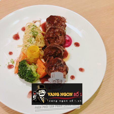 Bít tết bò kobe - Kobe beefsteak - Picture of O Bistro ...