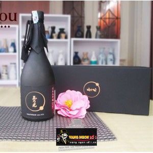 Rượu Sake Junmai Daiginjo Black Label 720 ML