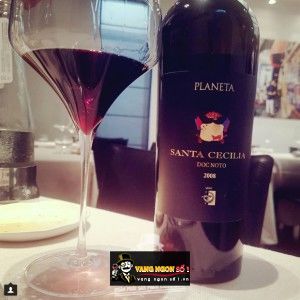 Vang ý Planeta Santa Cecilia Doc Noto bn2