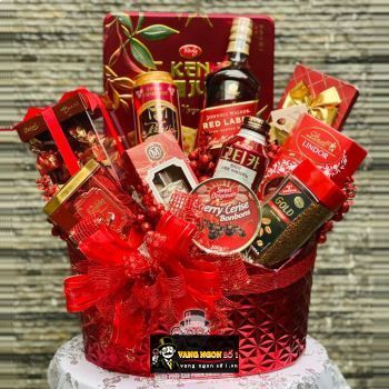 Giỏ Quà Biếu Tết Rượu Johnnie Walker Red Label sang trọng