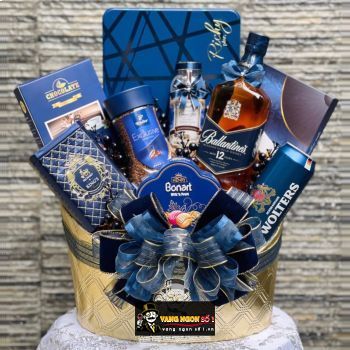 Giỏ Quà Tết Rượu Ballantines 12